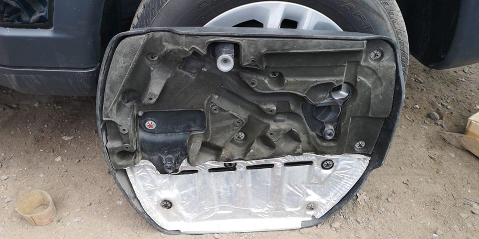 TAPA DE MOTOR DODGE  DART 2013 AL 2018